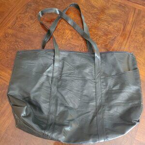 Monique 1990s grunge very large tote / shoulder bag with large outside pockets